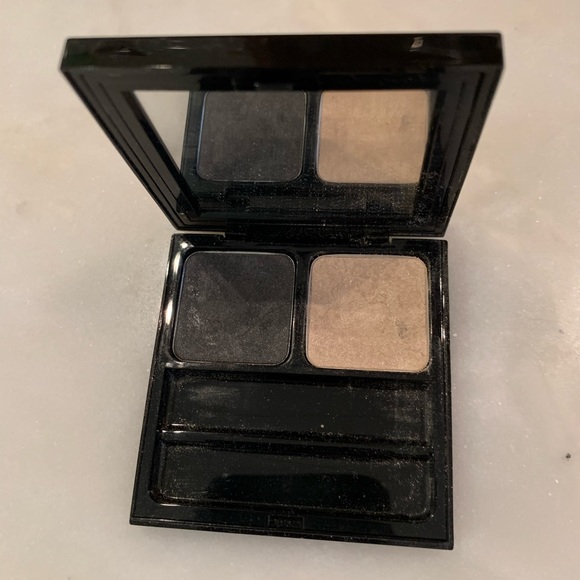 Yves Saint Laurent Eyeshadow - Picture 1 of 3